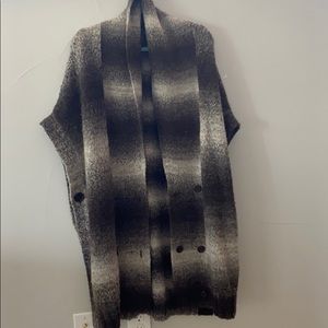 BCBG MAXAZRIA SWEATER